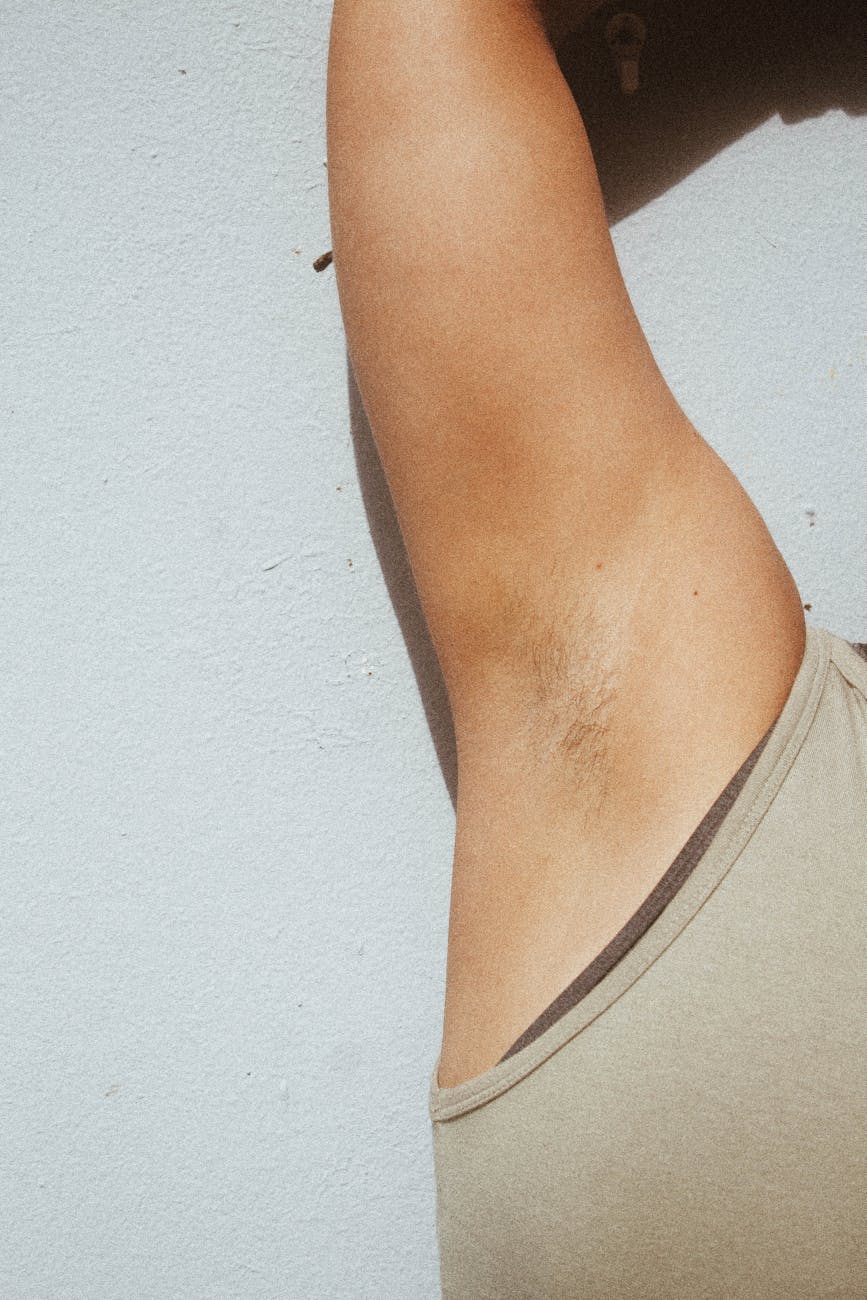 a person with an armpit hair